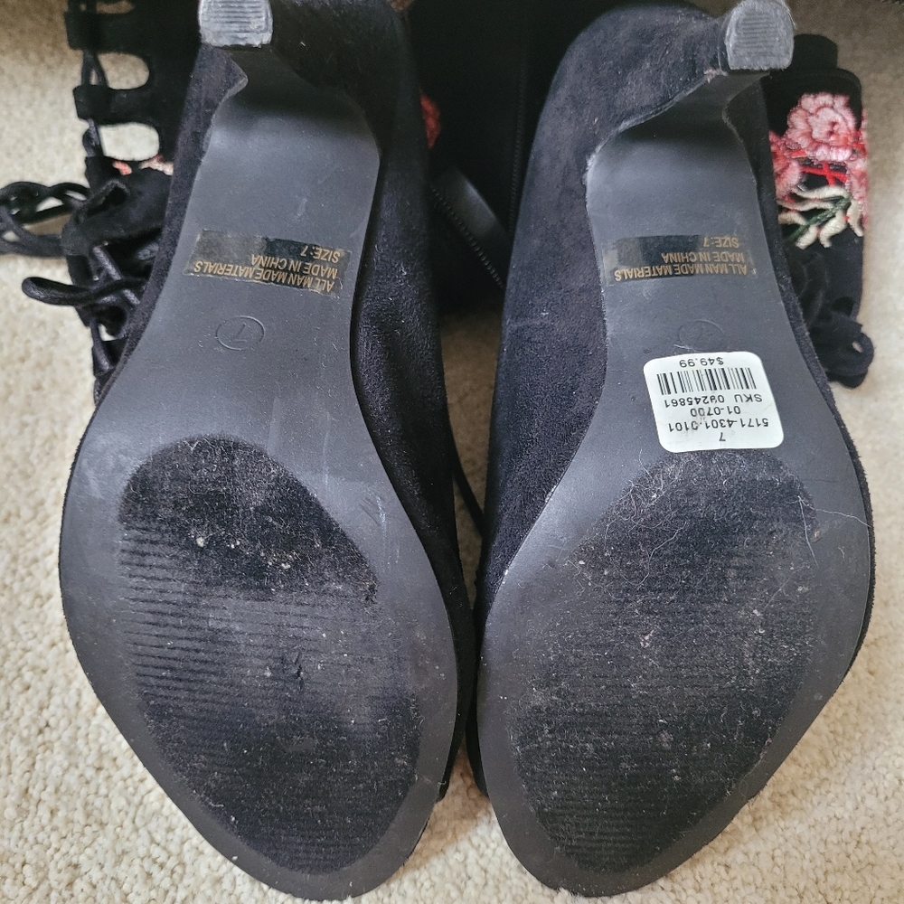 Boots - Picture 5 of 5